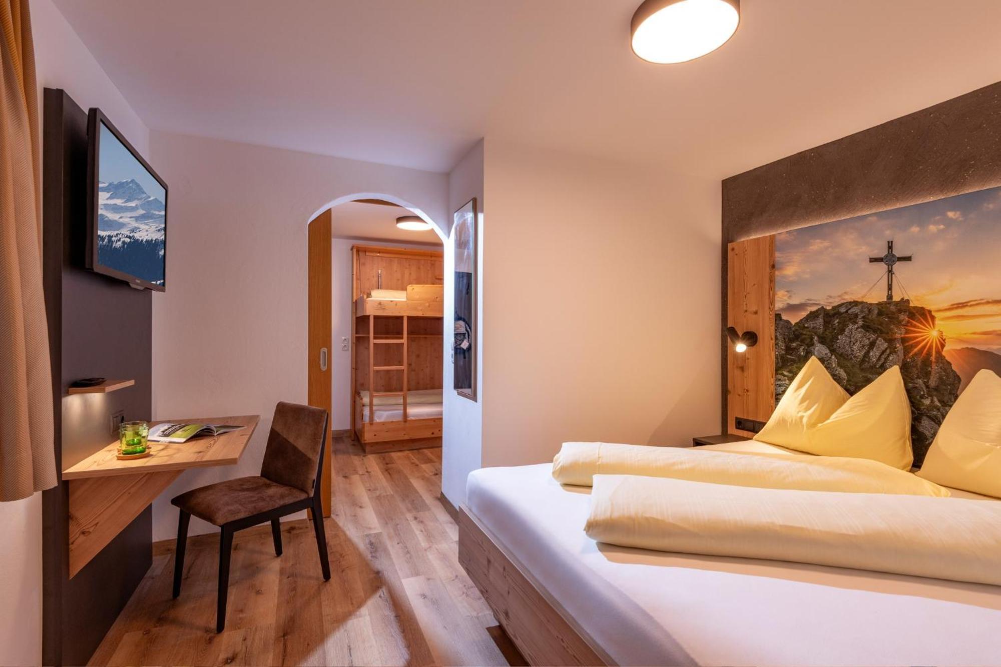 Das Sonnleiten Ski- Und Motorradhotel Bruck Im Zillertal Bruck am Ziller المظهر الخارجي الصورة
