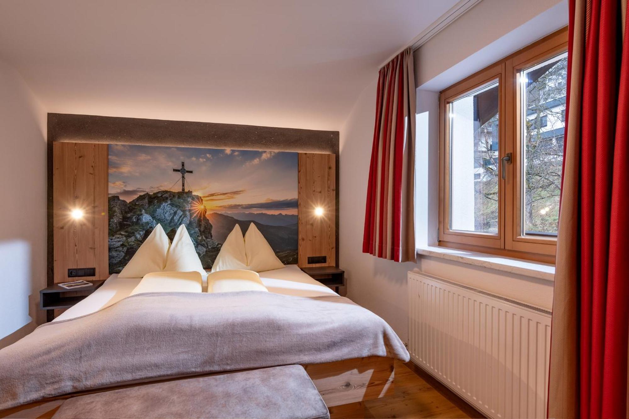 Das Sonnleiten Ski- Und Motorradhotel Bruck Im Zillertal Bruck am Ziller المظهر الخارجي الصورة
