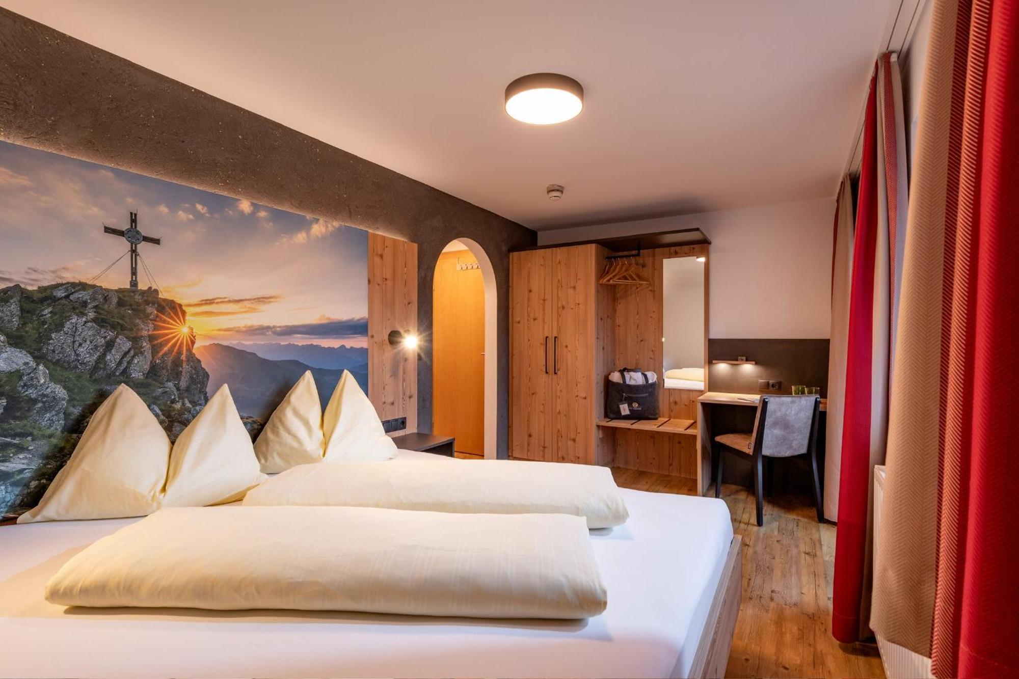 Das Sonnleiten Ski- Und Motorradhotel Bruck Im Zillertal Bruck am Ziller المظهر الخارجي الصورة
