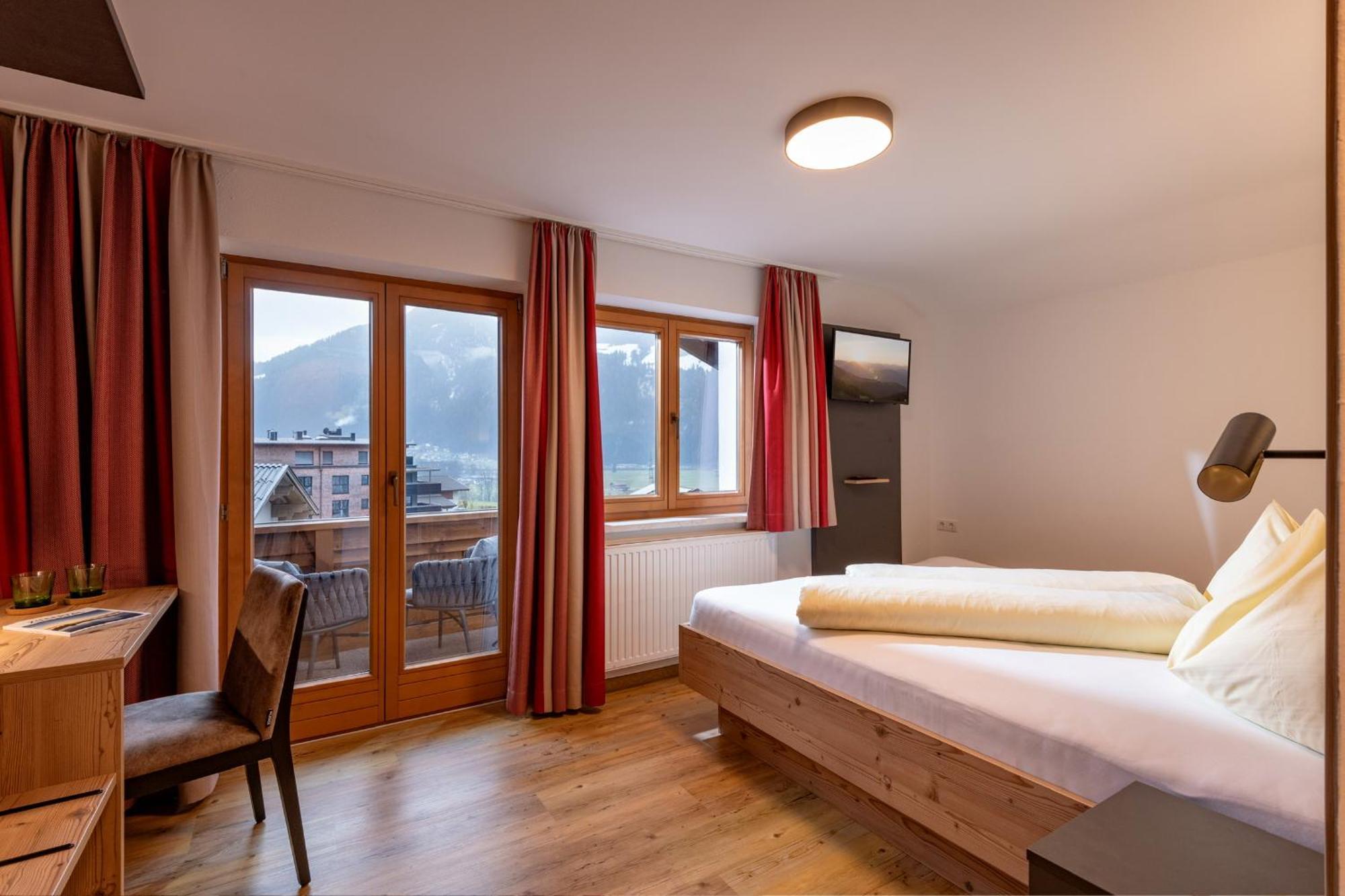 Das Sonnleiten Ski- Und Motorradhotel Bruck Im Zillertal Bruck am Ziller المظهر الخارجي الصورة